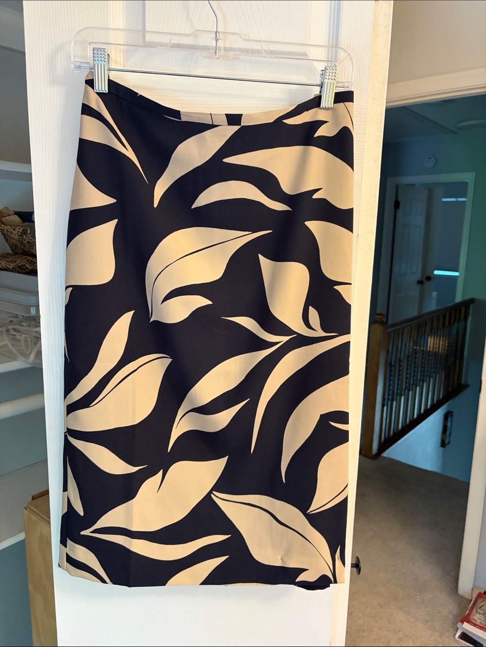 Ann Taylor Black and Cream Abstract Wave Skirt